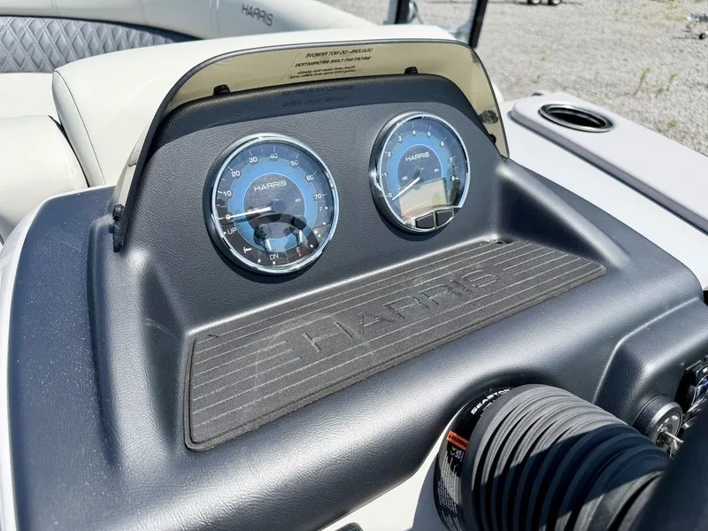 Slide: The Image of Harris Cruiser 210 SL 2027 - 34