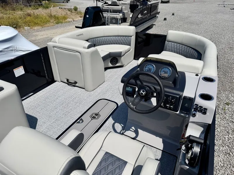 Slide: The Image of Harris Cruiser 210 SL 2027 - 39