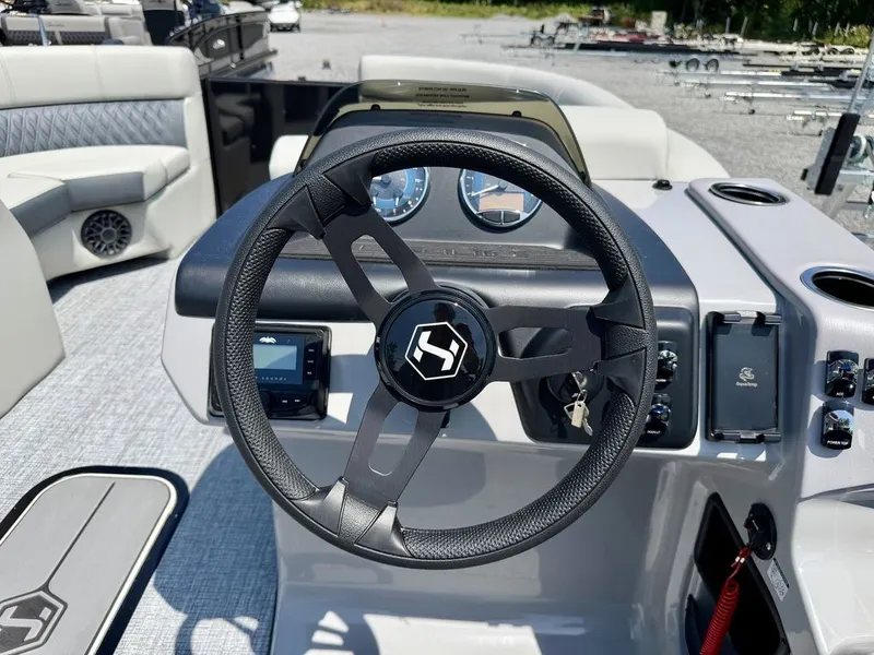 Slide: The Image of Harris Cruiser 210 SL 2027 - 37