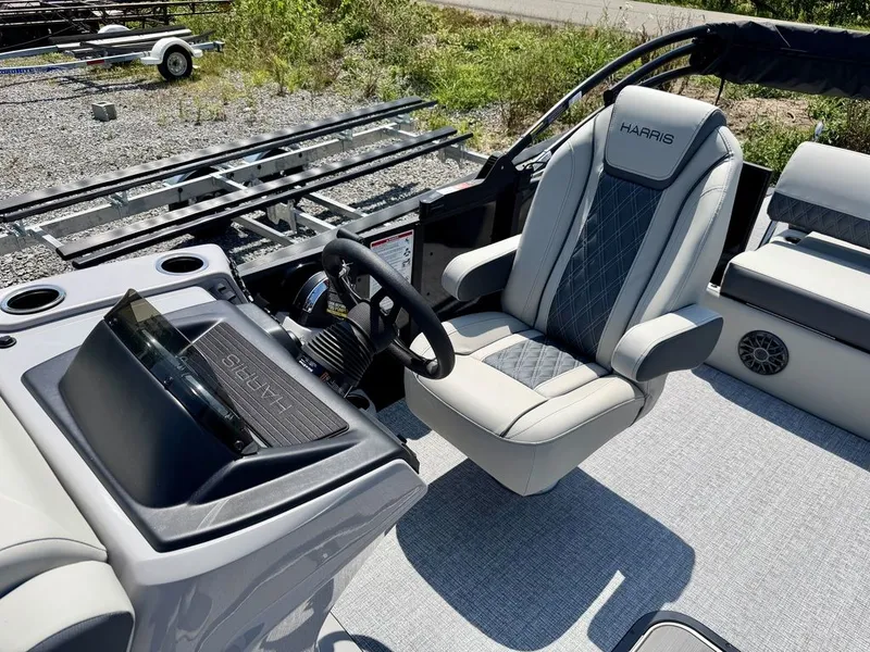 Slide: The Image of Harris Cruiser 210 SL 2027 - 28