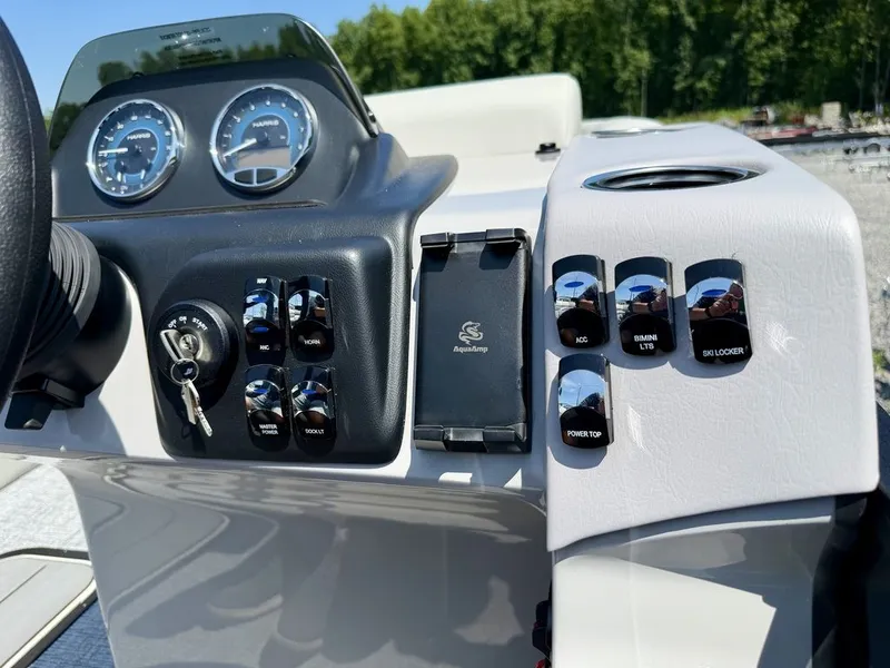 Slide: The Image of Harris Cruiser 210 SL 2027 - 35
