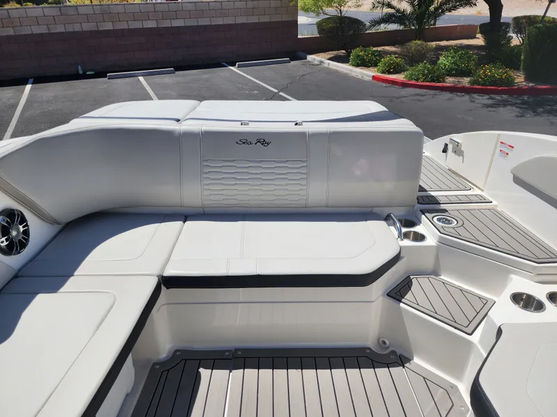 Slide: The Image of Sea Ray Ray 210 SPX 2022 - 24