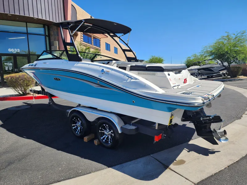 Slide: The Image of Sea Ray Ray 210 SPX 2022 - 5