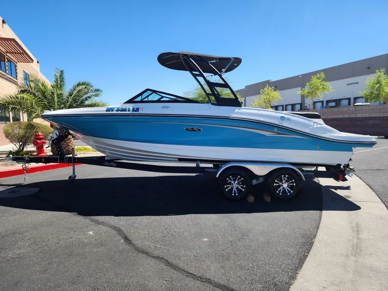 Slide: The Image of Sea Ray Ray 210 SPX 2022 - 4