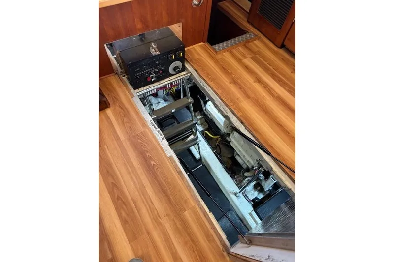 Slide: The Image of Carver Yachts 466 Motor Yacht 2004 - 79
