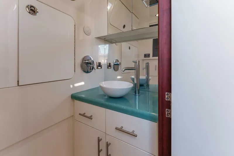 Slide: The Image of Buddy Davis 42 Center Console 2019 - 31