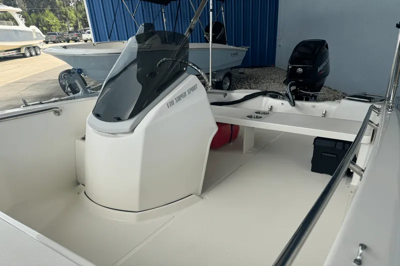 Slide: The Image of Boston Whaler 130 Super Sport 2025 - 7