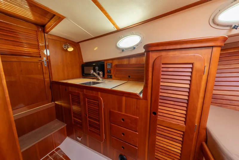 Slide: The Image of Hinckley Yachts 36 EP 2007 - 25