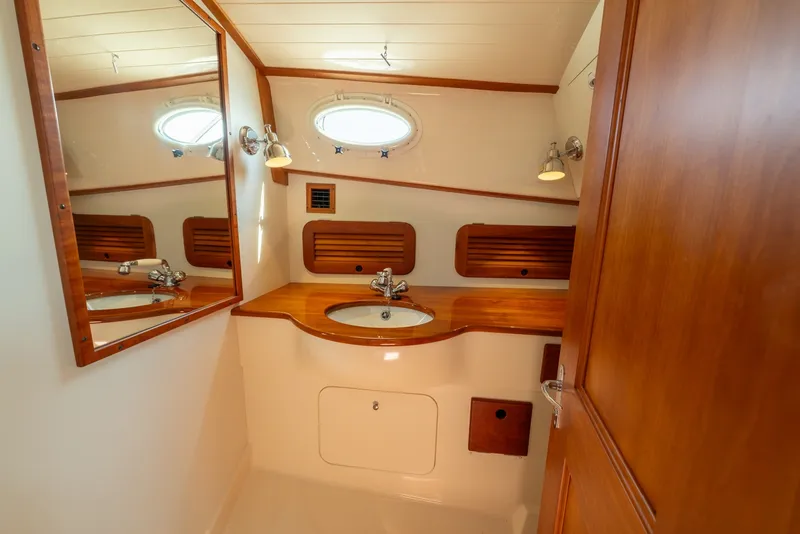 Slide: The Image of Hinckley Yachts 36 EP 2007 - 26