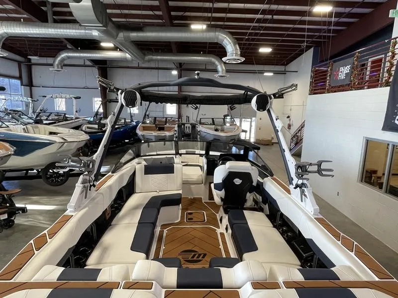 Slide: The Image of Malibu 23 LSV 2025 - 11
