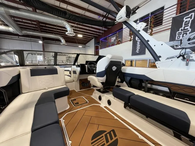 Slide: The Image of Malibu 23 LSV 2025 - 21