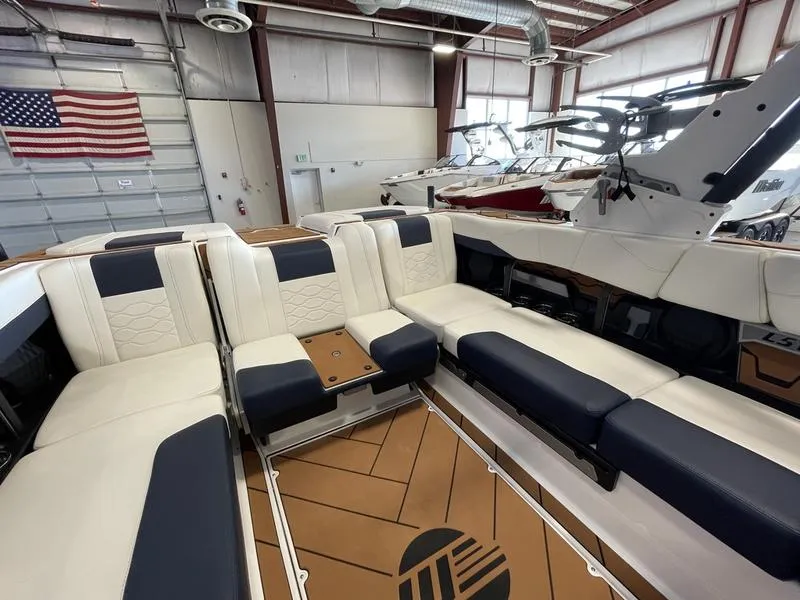 Slide: The Image of Malibu 23 LSV 2025 - 25