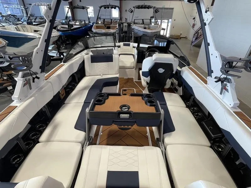 Slide: The Image of Malibu 23 LSV 2025 - 23
