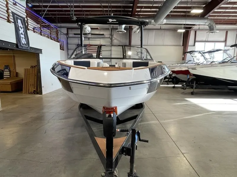 Slide: The Image of Malibu 23 LSV 2025 - 2