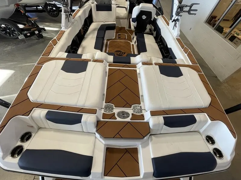 Slide: The Image of Malibu 23 LSV 2025 - 10