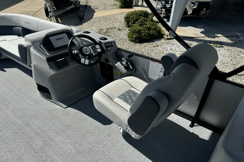 Slide: The Image of Harris 230 Sunliner 2025 - 6