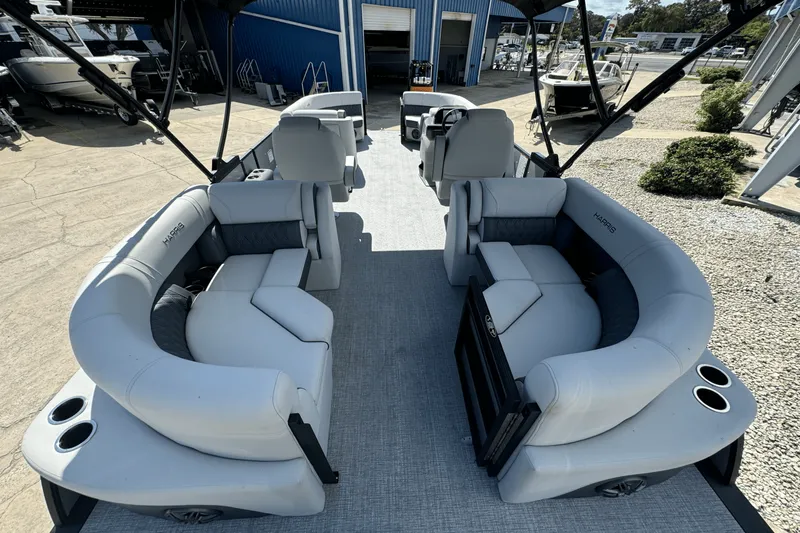 Slide: The Image of Harris 230 Sunliner 2025 - 7