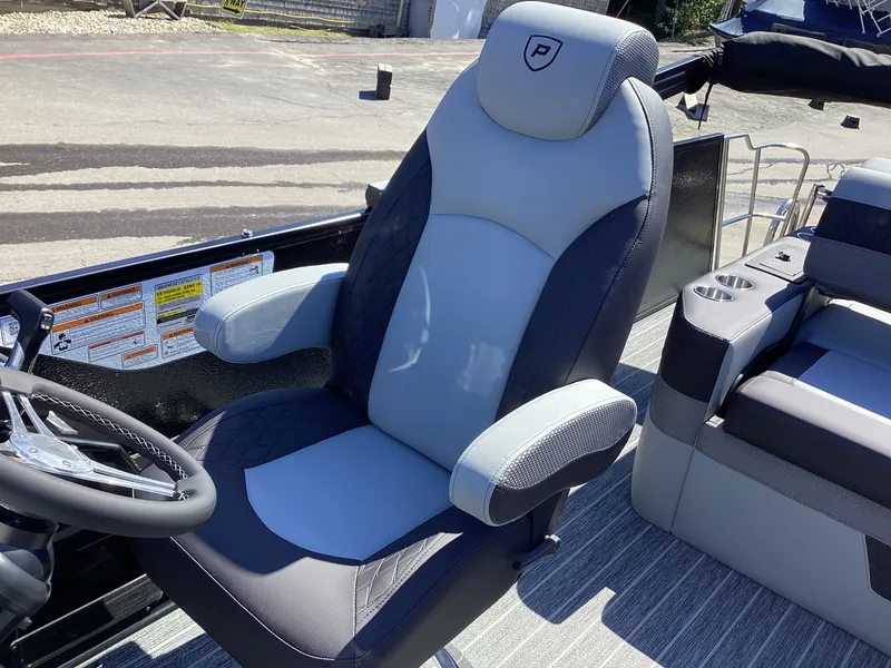 Slide: The Image of Premier 230 SOLARIS RL 2027 - 9