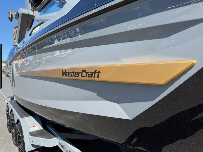 Slide: The Image of MasterCraft X24 2026 - 20