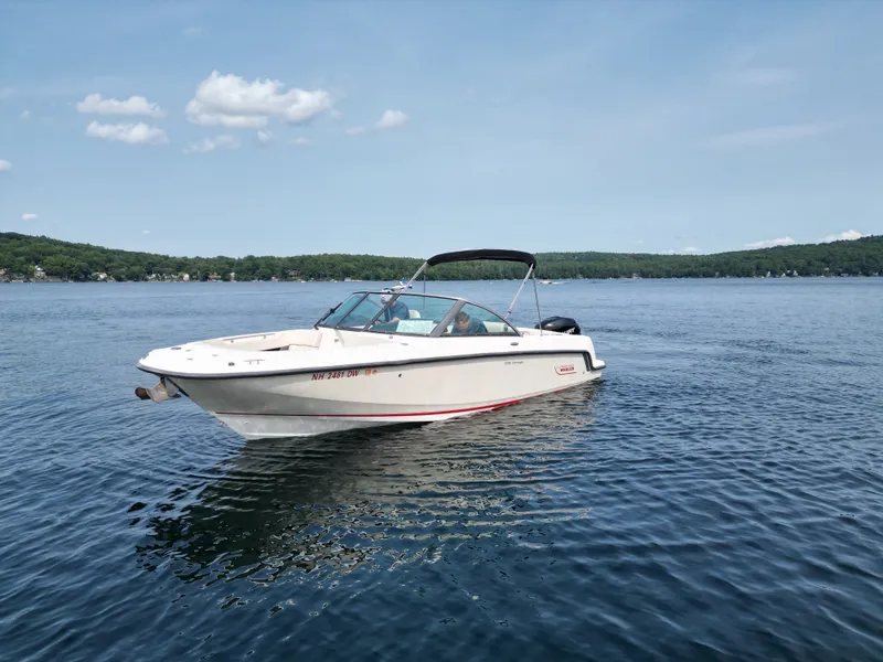 Slide: The Image of Boston Whaler 230 vantage 2015 - 16