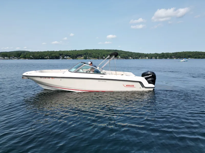 Slide: The Image of Boston Whaler 230 vantage 2015 - 15