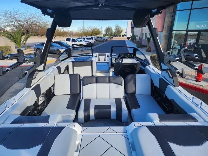 Slide: The Image of Malibu 23 LSV 2026 - 34
