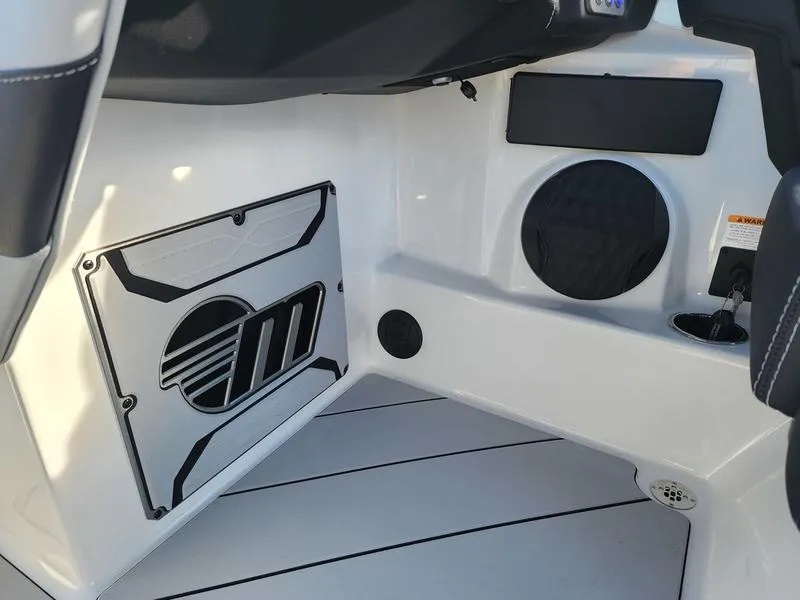 Slide: The Image of Malibu 23 LSV 2026 - 30