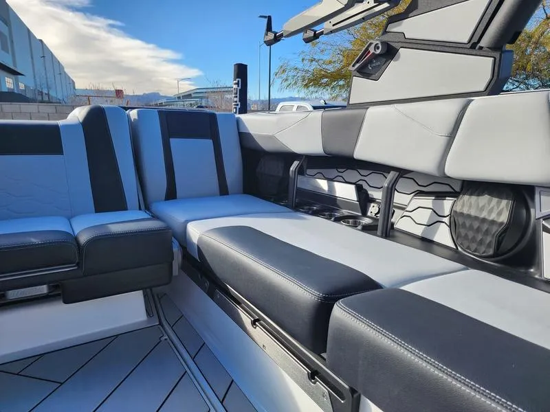Slide: The Image of Malibu 23 LSV 2026 - 45