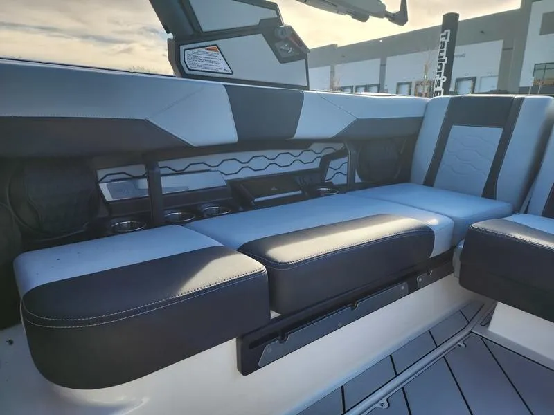 Slide: The Image of Malibu 23 LSV 2026 - 41