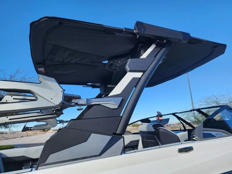 Slide: The Image of Malibu 23 LSV 2026 - 18