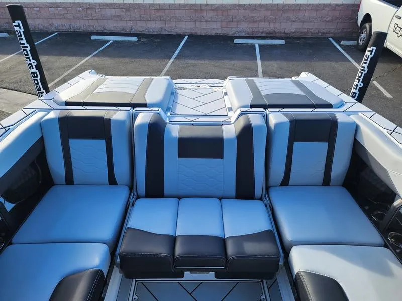Slide: The Image of Malibu 23 LSV 2026 - 35