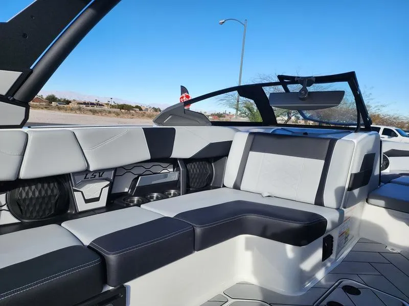 Slide: The Image of Malibu 23 LSV 2026 - 40
