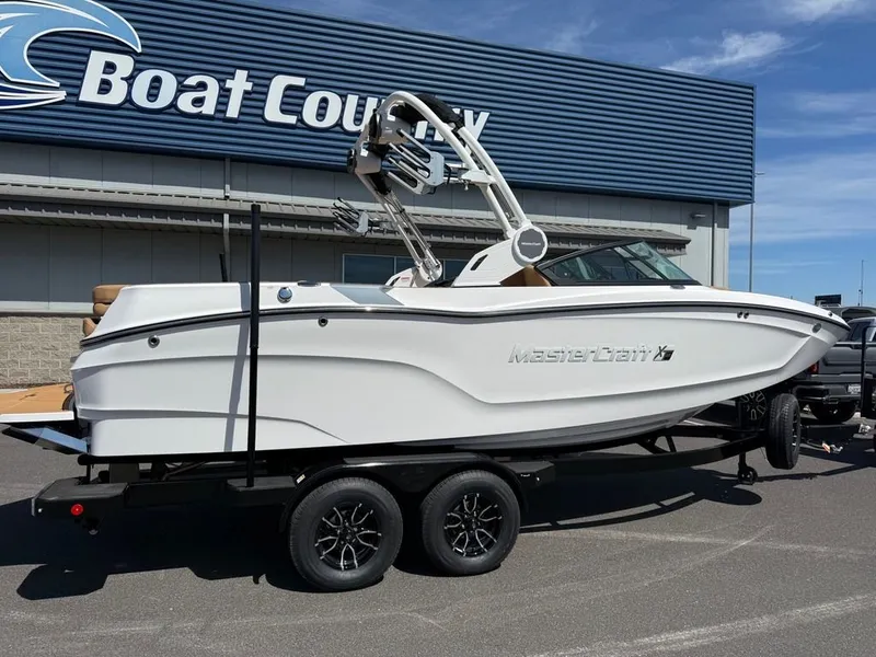 Slide: The Image of MasterCraft XT22 2026 - 4