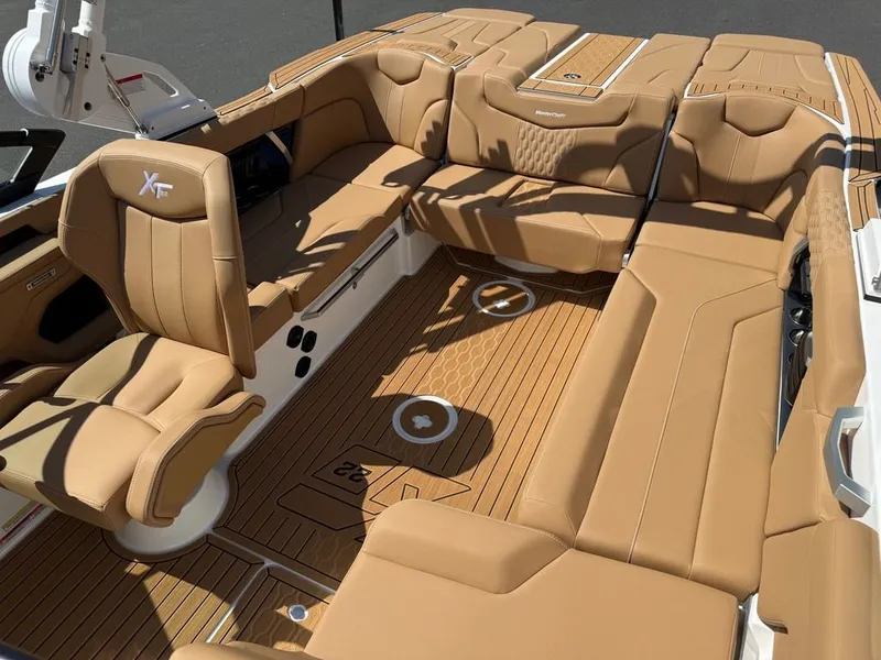 Slide: The Image of MasterCraft XT22 2026 - 17