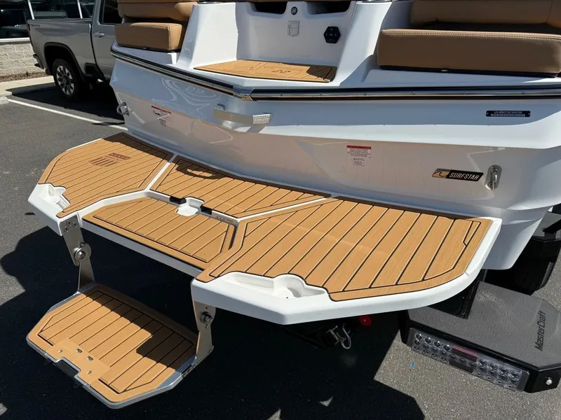 Slide: The Image of MasterCraft XT22 2026 - 7