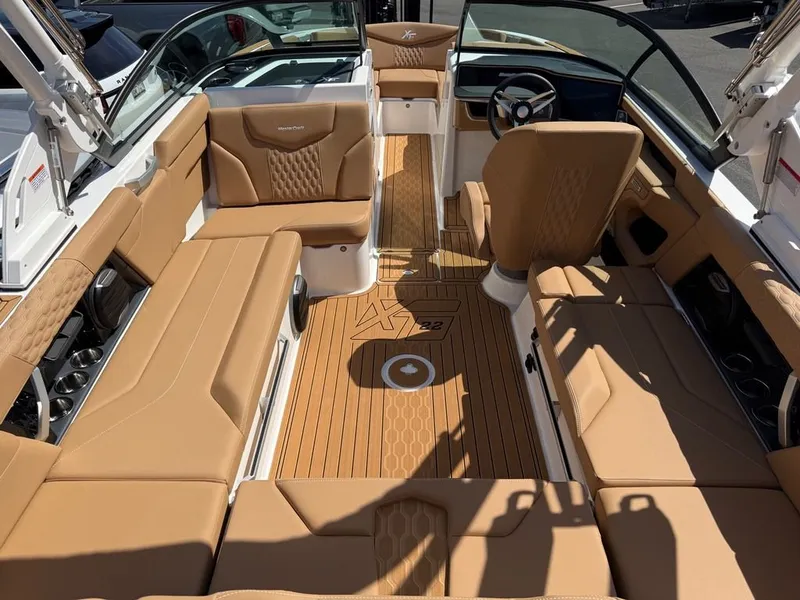 Slide: The Image of MasterCraft XT22 2026 - 10