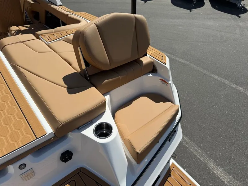 Slide: The Image of MasterCraft XT22 2026 - 9