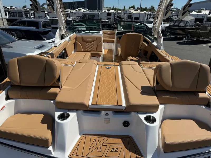 Slide: The Image of MasterCraft XT22 2026 - 8