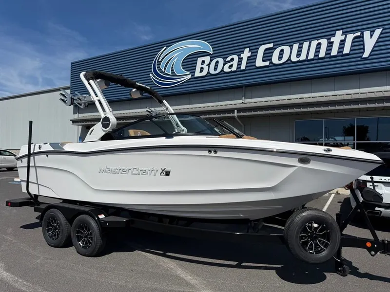 Slide: The Image of MasterCraft XT22 2026 - 2
