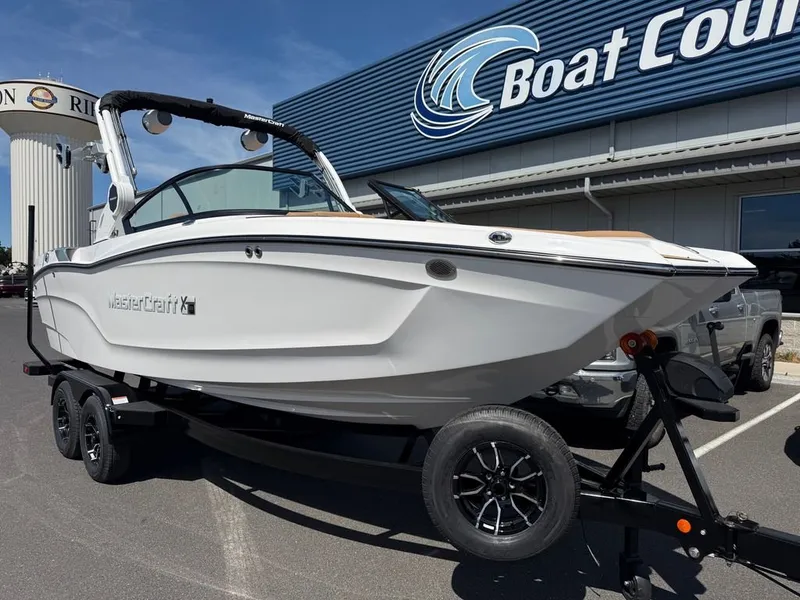 Slide: The Image of MasterCraft XT22 2026 - 3