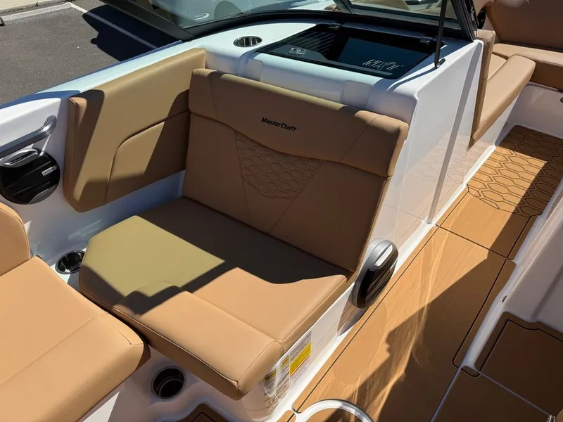 Slide: The Image of MasterCraft NXT24 2026 - 14