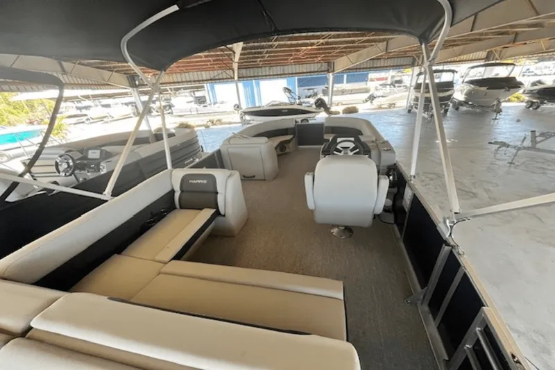 Slide: The Image of Harris 230 Cruiser 2025 - 13