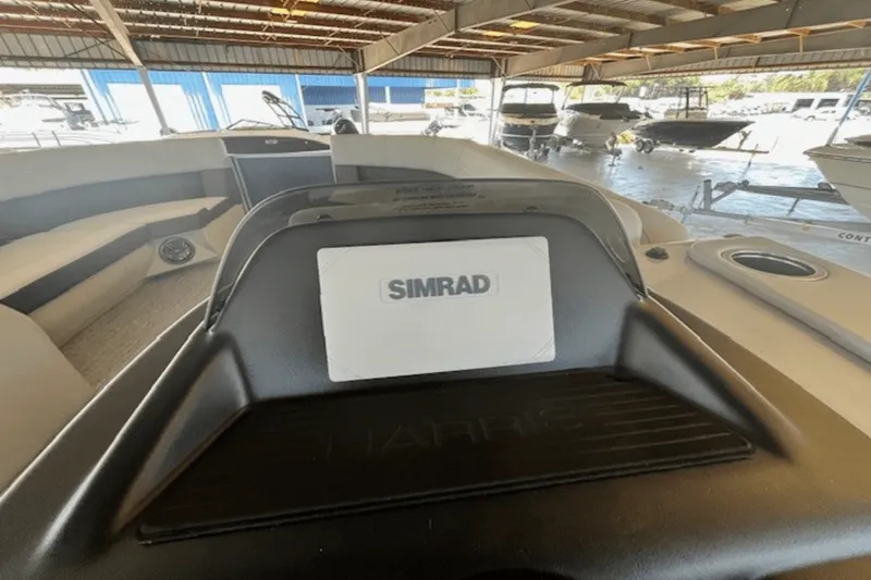 Slide: The Image of Harris 230 Cruiser 2025 - 20