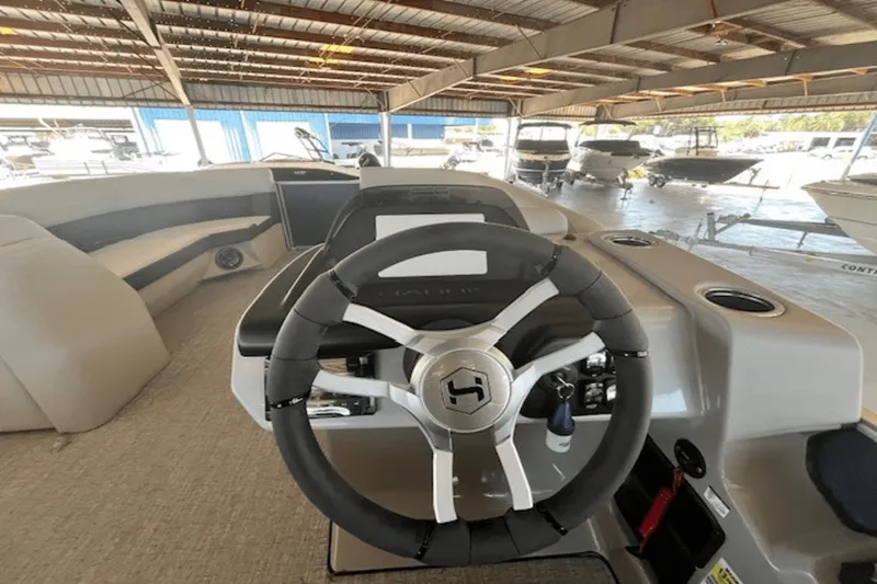 Slide: The Image of Harris 230 Cruiser 2025 - 21