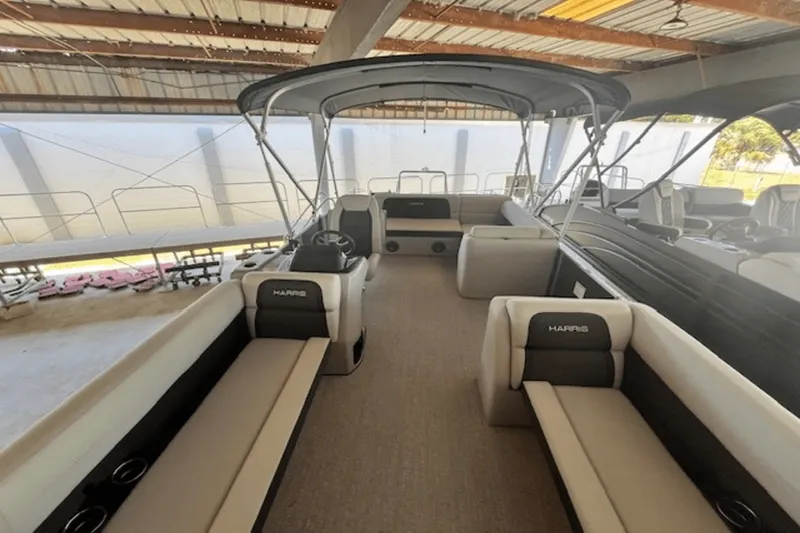 Slide: The Image of Harris 230 Cruiser 2025 - 26