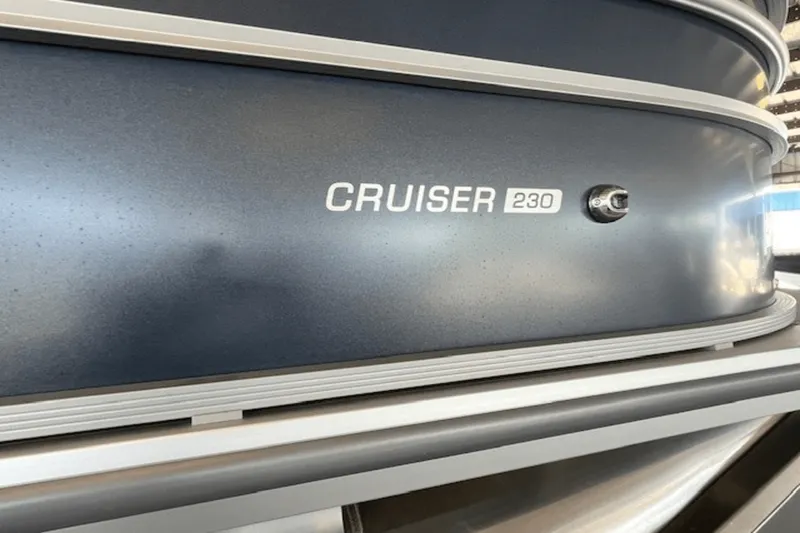 Slide: The Image of Harris 230 Cruiser 2025 - 28