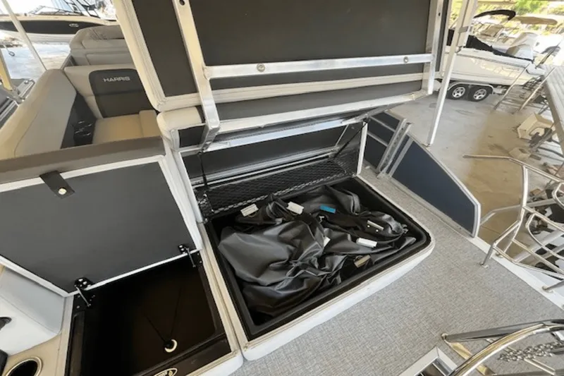 Slide: The Image of Harris 230 Cruiser 2025 - 9