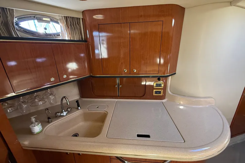 Slide: The Image of Sea Ray Sundancer 460 2002 - 31