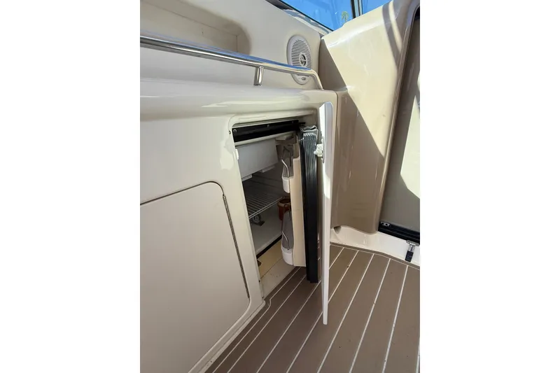 Slide: The Image of Sea Ray Sundancer 460 2002 - 15