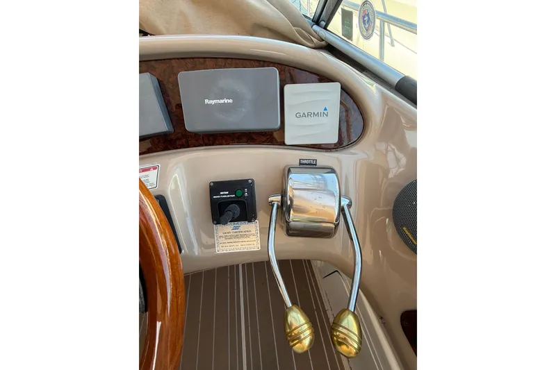 Slide: The Image of Sea Ray Sundancer 460 2002 - 19